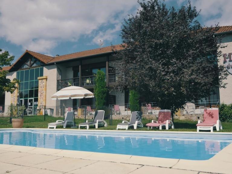 Hotel Du Golf Roanne Bagian luar foto