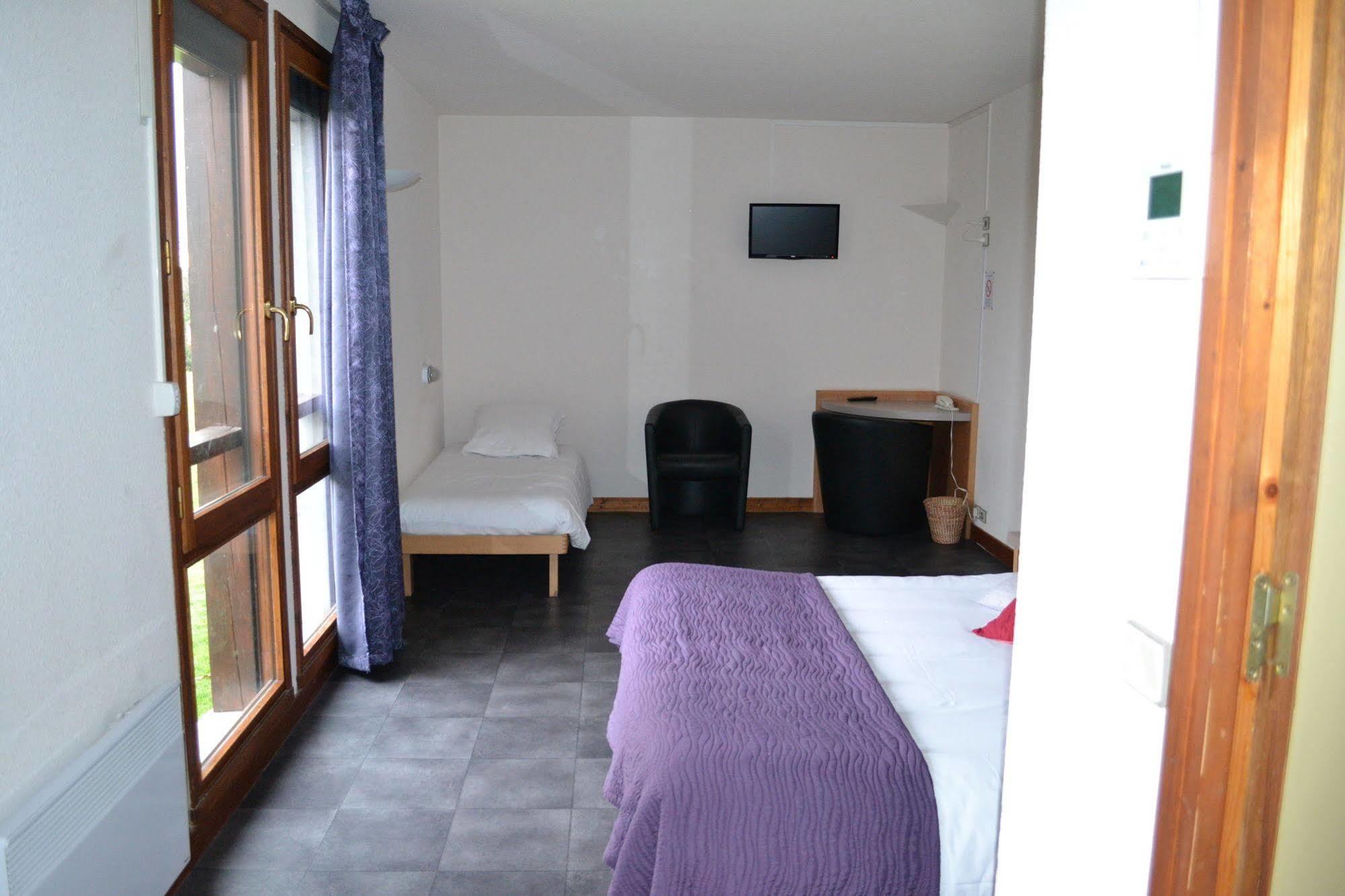 Hotel Du Golf Roanne Bagian luar foto