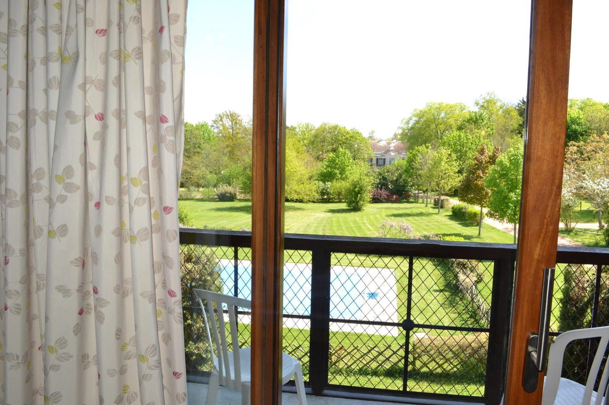Hotel Du Golf Roanne Bagian luar foto