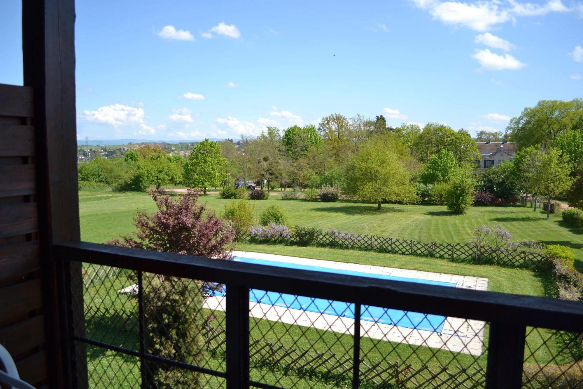 Hotel Du Golf Roanne Bagian luar foto