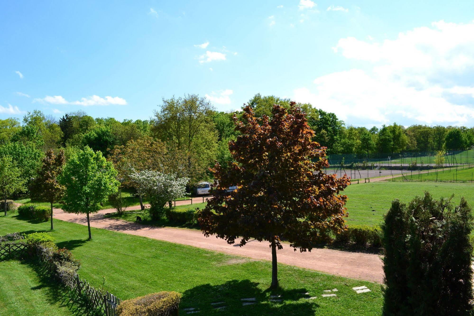 Hotel Du Golf Roanne Bagian luar foto
